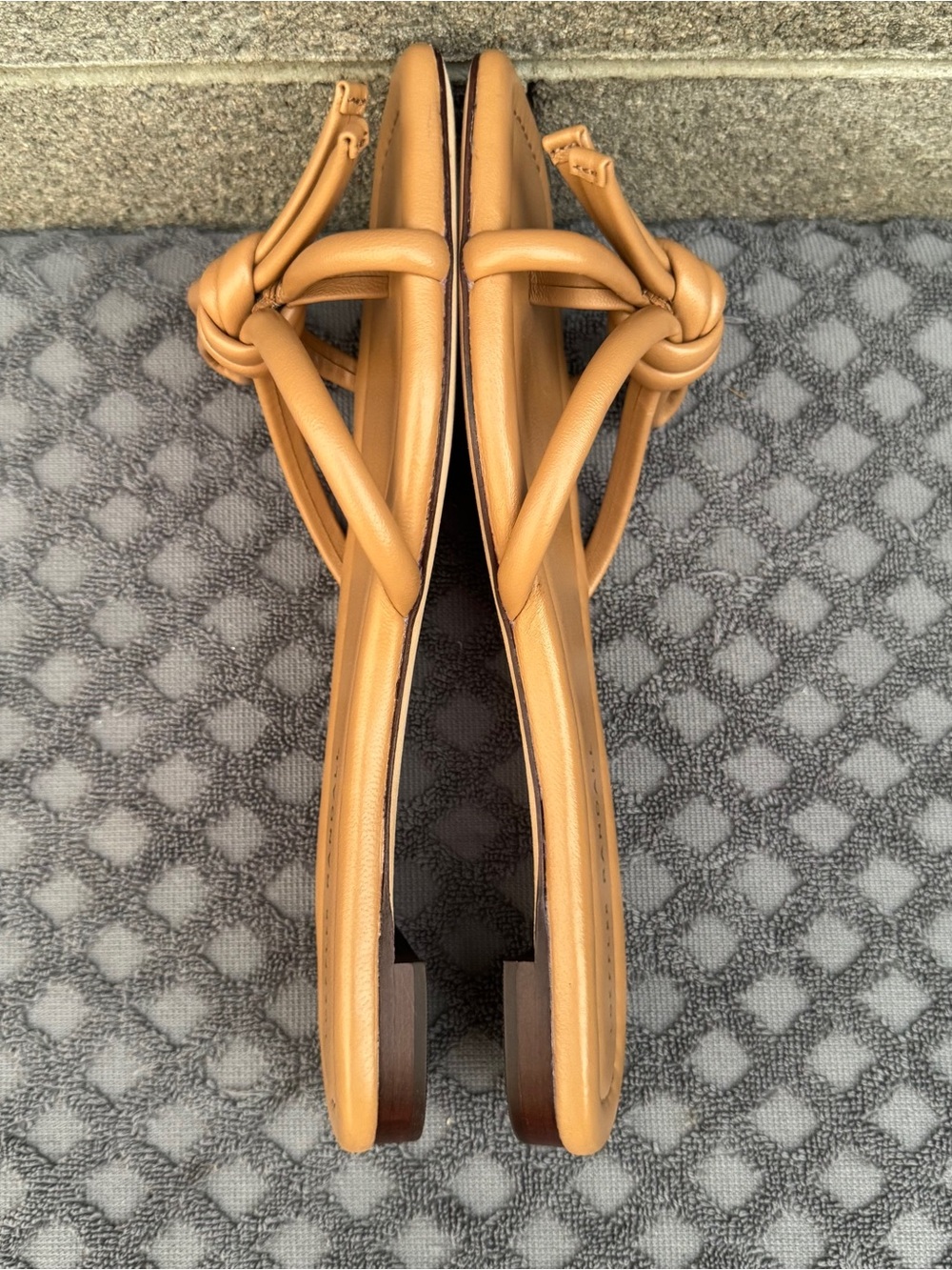 Loeffler Randall Hadley Leather Bow Flat Sandals Dune Size 6.5 B - Picture 4 of 7